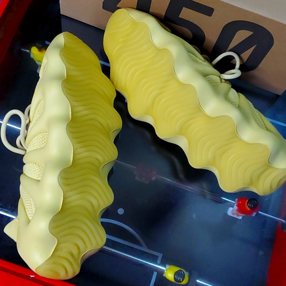 Yeezy 450 - Picture 8 of 11